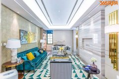 格格们正在此挥杆